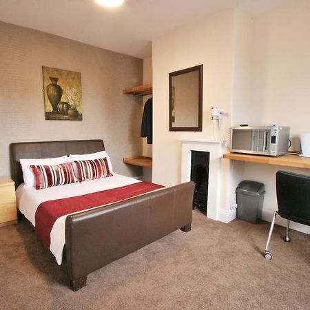 Central Hotel Cheltenham By Roomsbooked מראה חיצוני תמונה