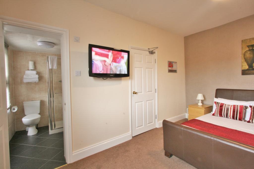 Central Hotel Cheltenham By Roomsbooked מראה חיצוני תמונה